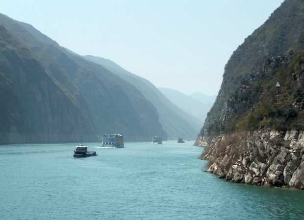 Ships and scenery on the Yangtze river in China